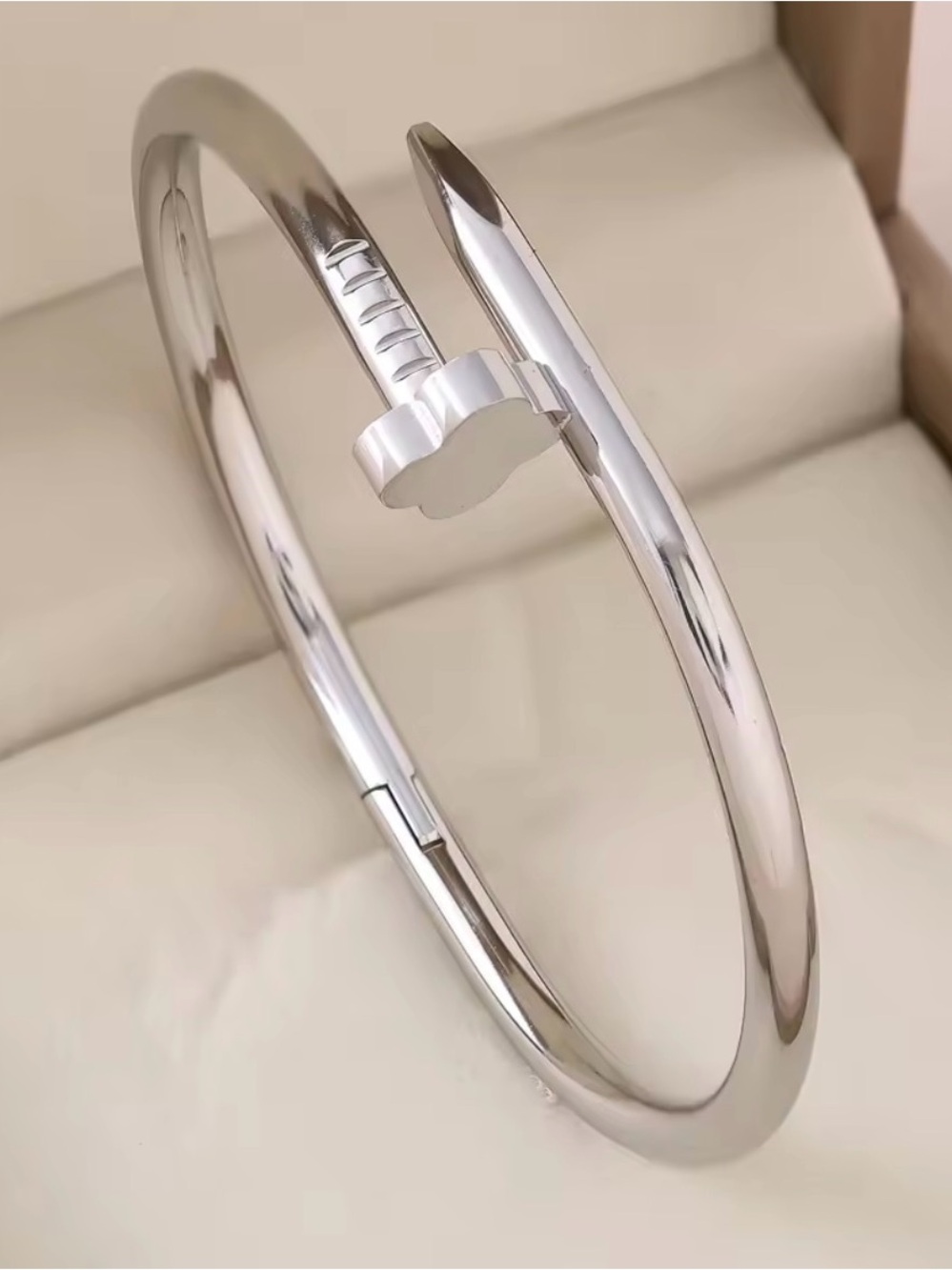 3 ps Elegant Silver-Tone Bangle Bracelet Set. Stainless Steel Stackable Bracelet - Picture 5 of 5